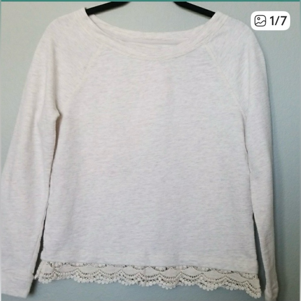 Lou & Grey Loft Sweatshirt. Size Medium.